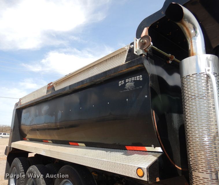 image for item DH8954 2000 Mack RD688S  dump truck