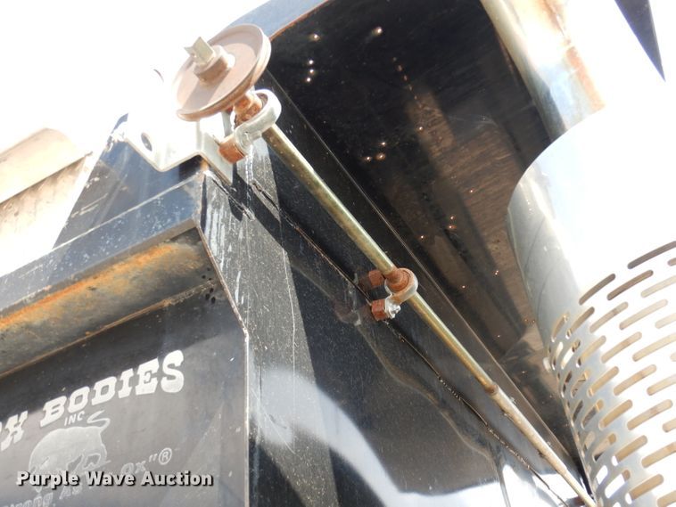 image for item DH8954 2000 Mack RD688S  dump truck