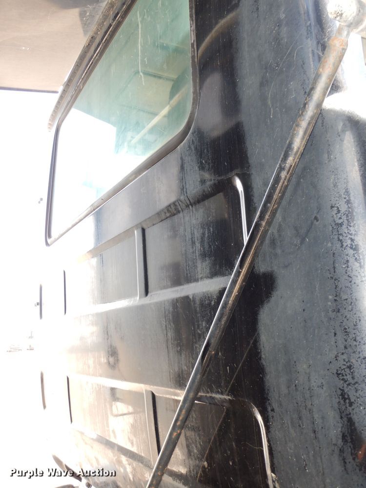 image for item DH8954 2000 Mack RD688S  dump truck