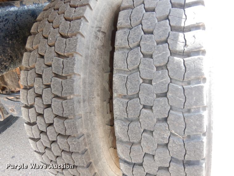 image for item DH8954 2000 Mack RD688S  dump truck