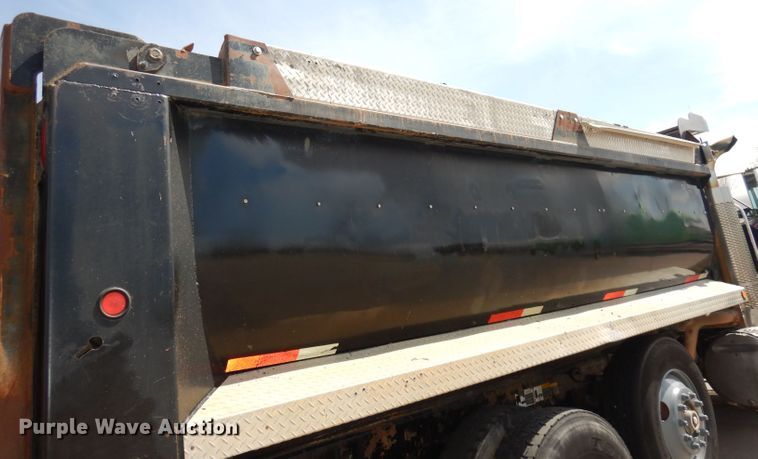 image for item DH8954 2000 Mack RD688S  dump truck