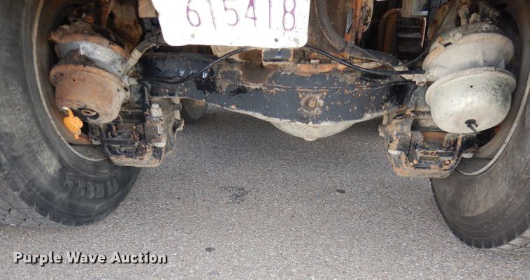 image for item DH8954 2000 Mack RD688S  dump truck