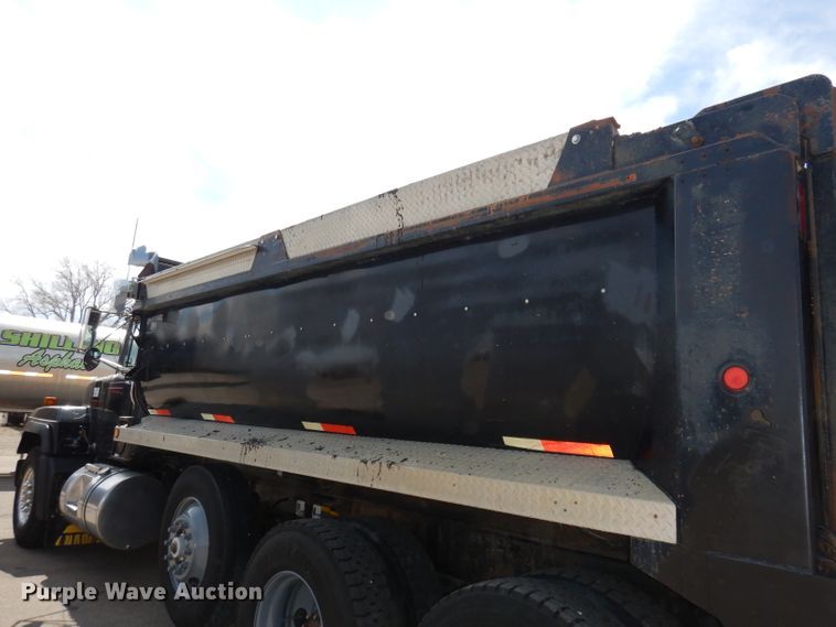 image for item DH8954 2000 Mack RD688S  dump truck