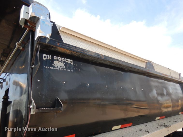 image for item DH8954 2000 Mack RD688S  dump truck