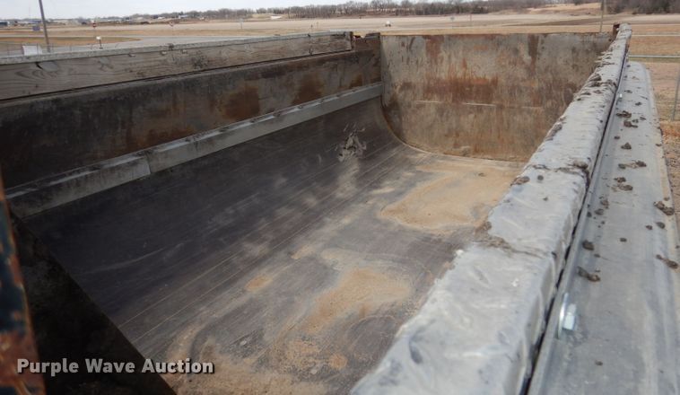 image for item DH8954 2000 Mack RD688S  dump truck