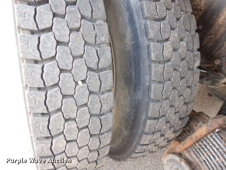 image for item DH8954 2000 Mack RD688S  dump truck