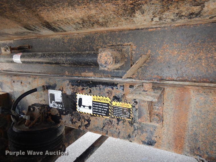 image for item DH8954 2000 Mack RD688S  dump truck