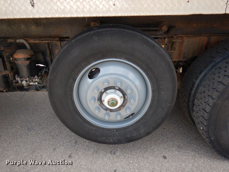 image for item DH8954 2000 Mack RD688S  dump truck