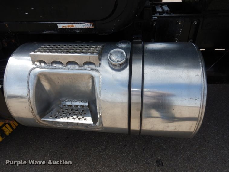 image for item DH8954 2000 Mack RD688S  dump truck