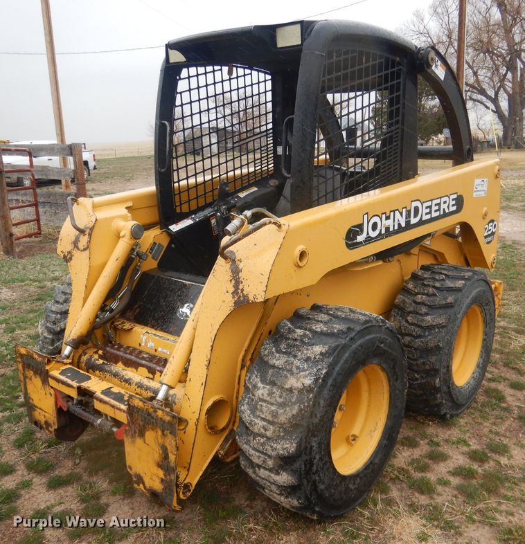image for item DJ1298 2003 John Deere 250 skid steer loader
