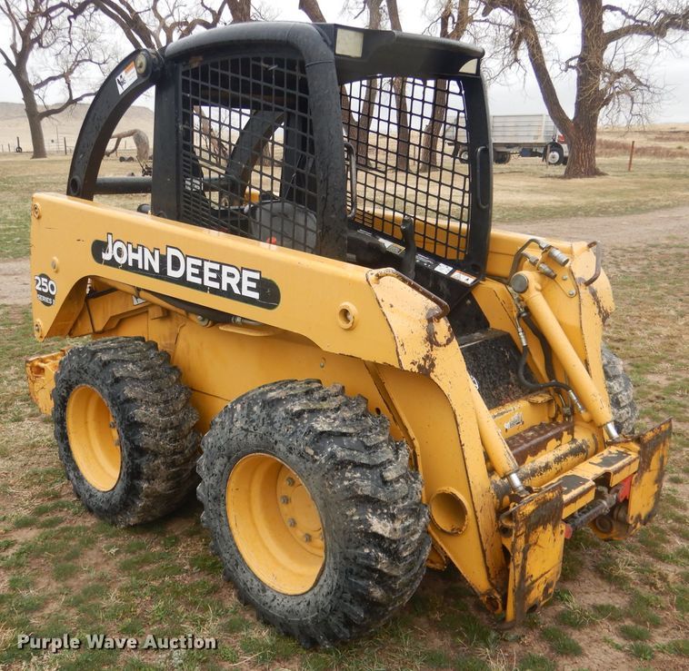 image for item DJ1298 2003 John Deere 250 skid steer loader