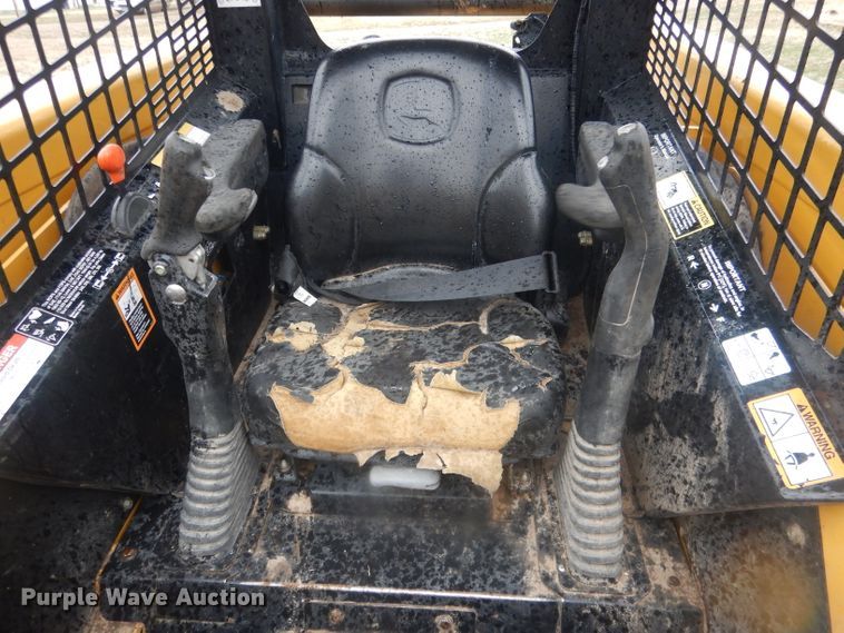 image for item DJ1298 2003 John Deere 250 skid steer loader