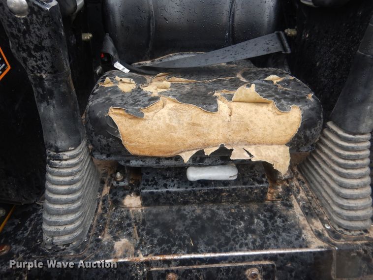 image for item DJ1298 2003 John Deere 250 skid steer loader