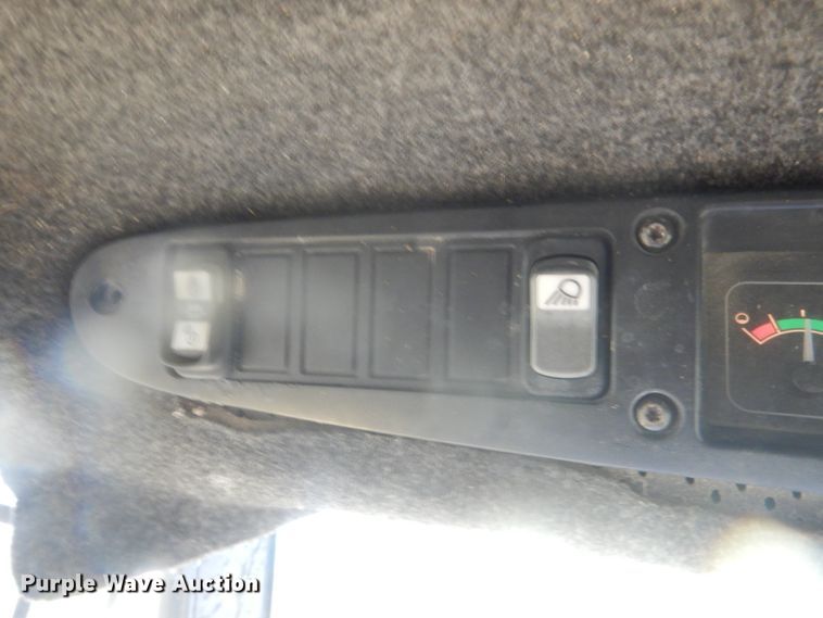 image for item DJ1298 2003 John Deere 250 skid steer loader