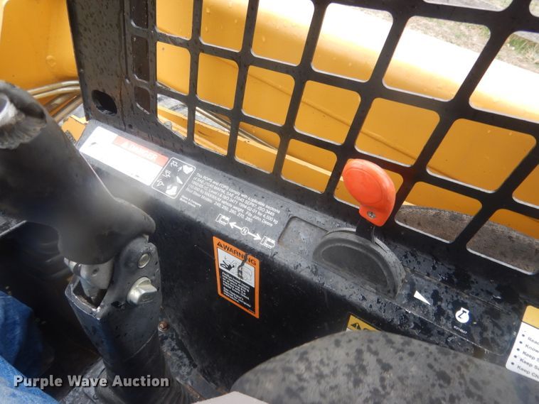 image for item DJ1298 2003 John Deere 250 skid steer loader