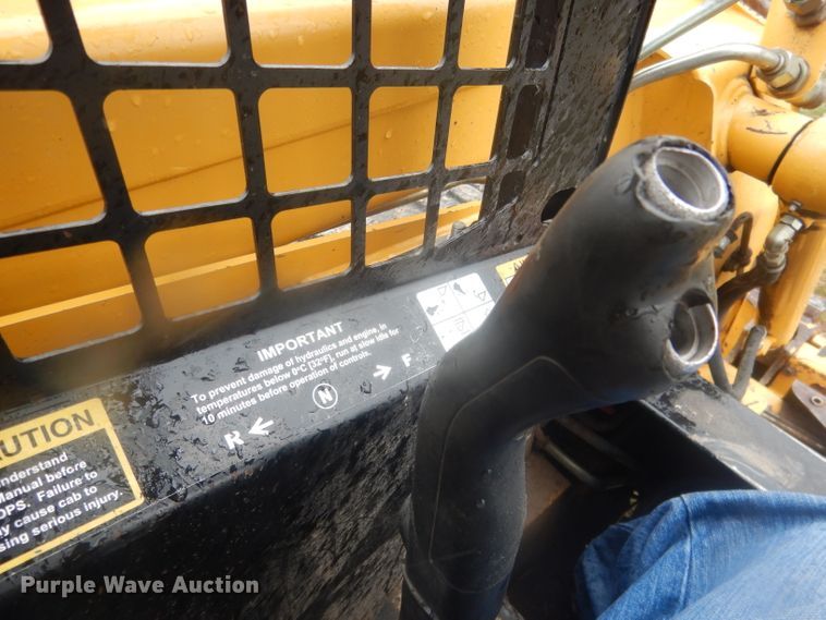 image for item DJ1298 2003 John Deere 250 skid steer loader