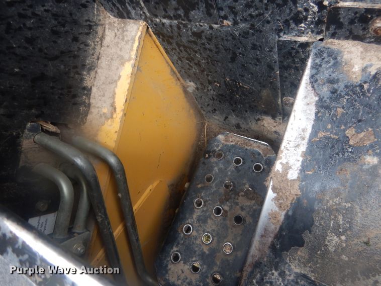 image for item DJ1298 2003 John Deere 250 skid steer loader