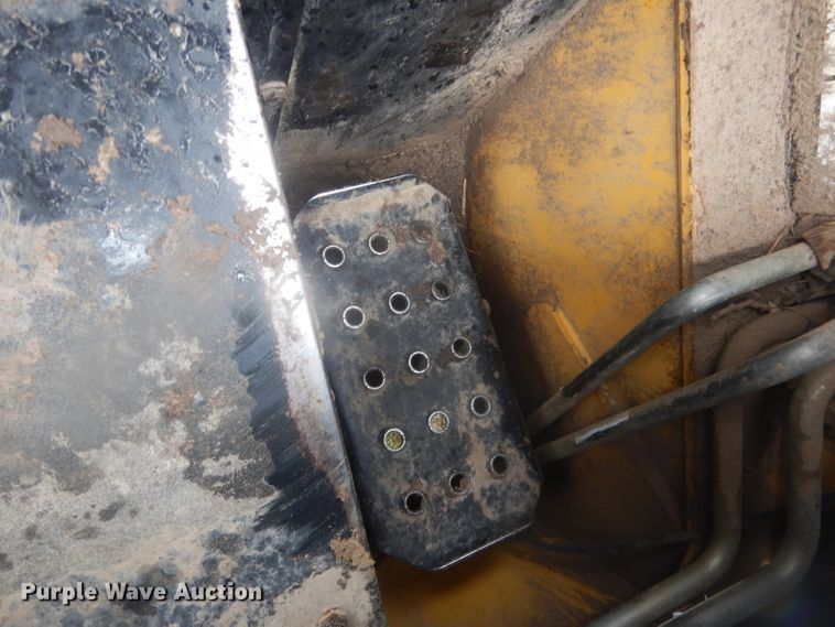 image for item DJ1298 2003 John Deere 250 skid steer loader