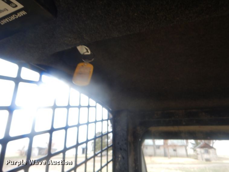 image for item DJ1298 2003 John Deere 250 skid steer loader