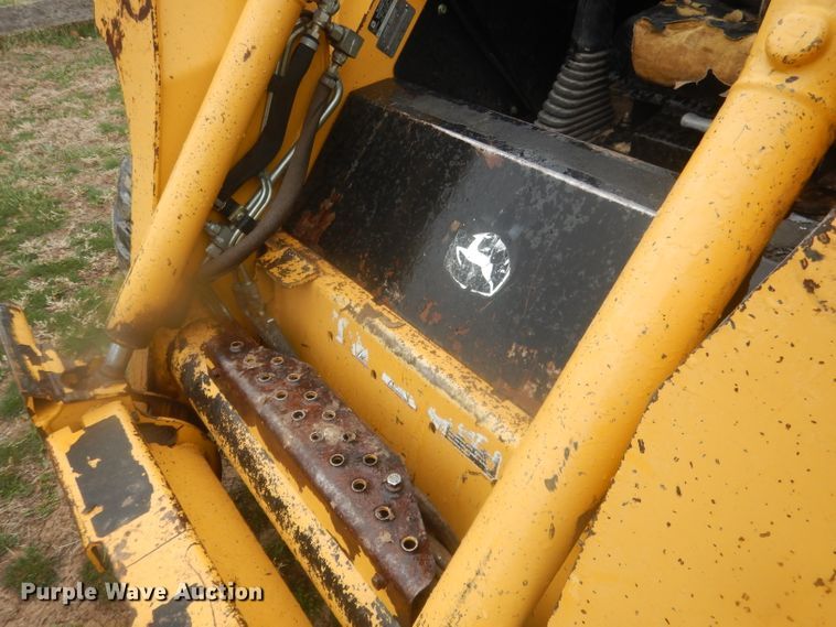 image for item DJ1298 2003 John Deere 250 skid steer loader