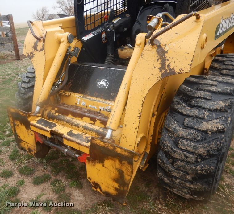 image for item DJ1298 2003 John Deere 250 skid steer loader