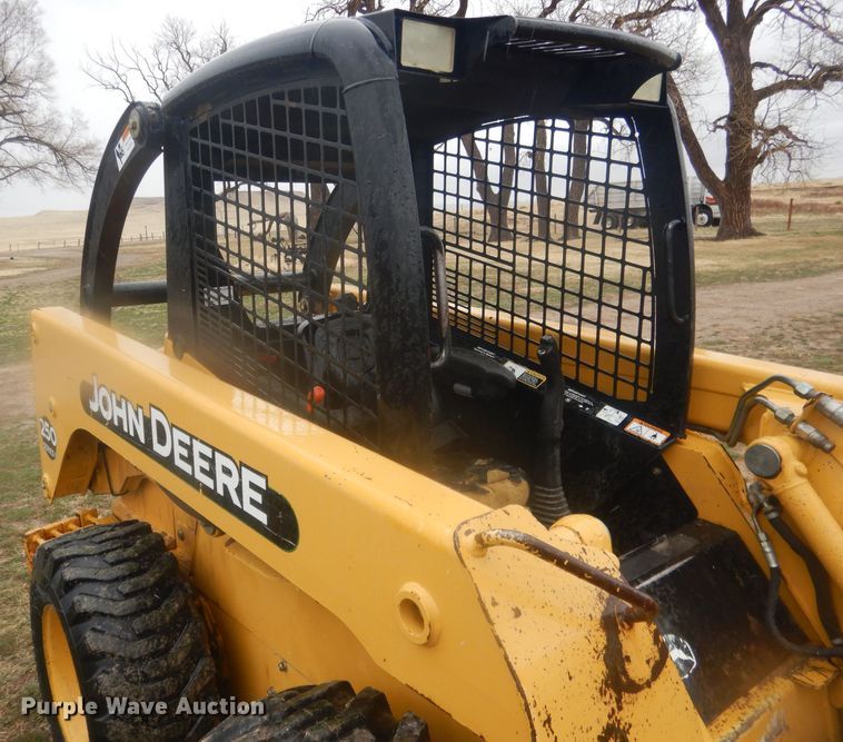 image for item DJ1298 2003 John Deere 250 skid steer loader