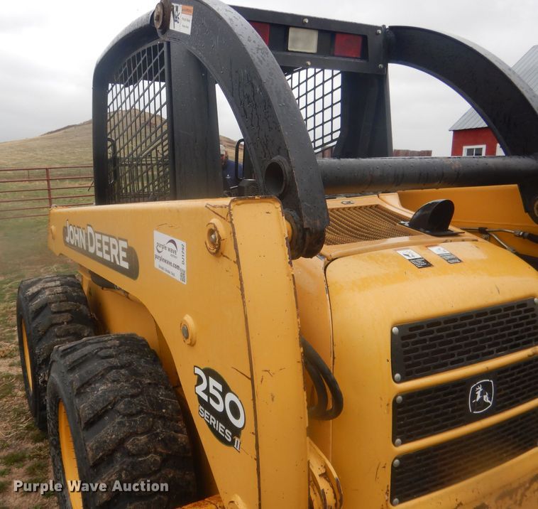 image for item DJ1298 2003 John Deere 250 skid steer loader
