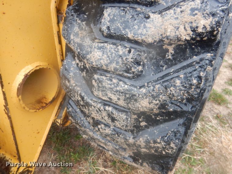 image for item DJ1298 2003 John Deere 250 skid steer loader