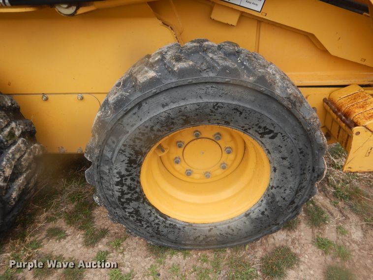 image for item DJ1298 2003 John Deere 250 skid steer loader