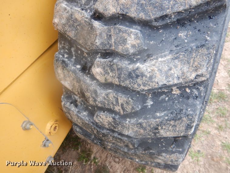 image for item DJ1298 2003 John Deere 250 skid steer loader