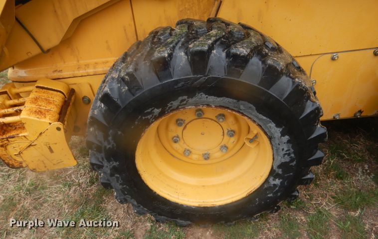 image for item DJ1298 2003 John Deere 250 skid steer loader