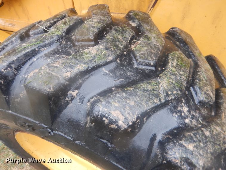 image for item DJ1298 2003 John Deere 250 skid steer loader