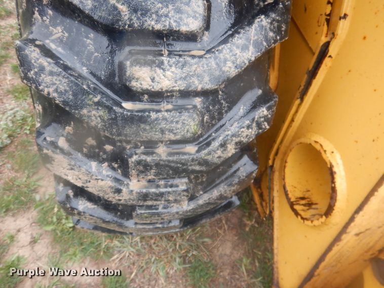 image for item DJ1298 2003 John Deere 250 skid steer loader