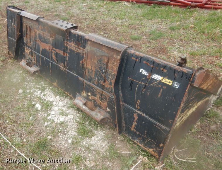 image for item DJ1298 2003 John Deere 250 skid steer loader