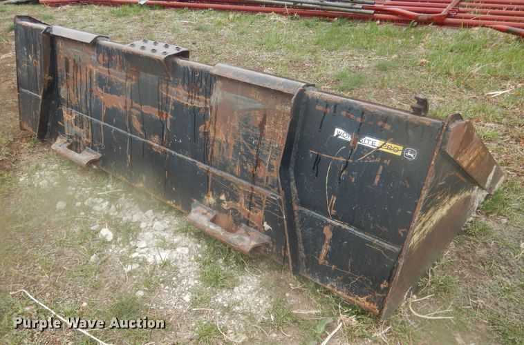 image for item DJ1298 2003 John Deere 250 skid steer loader