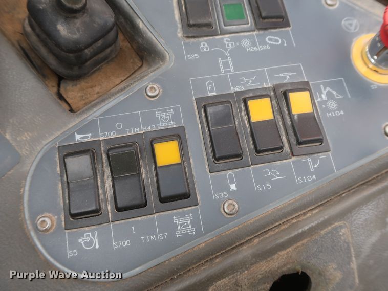 image for item DJ2296 2006 Sandvik Tamrock Ranger 800  rock pilot drill