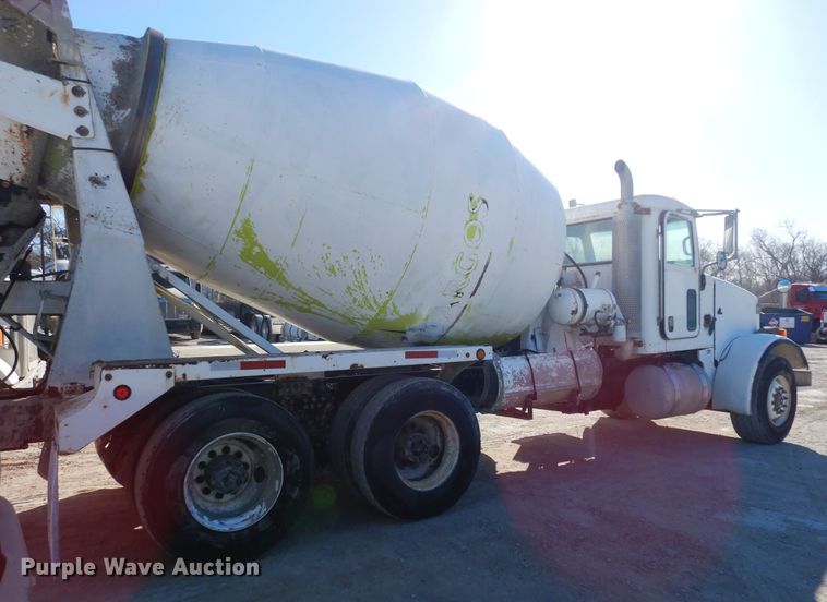 image for item DK0328 2007 Peterbilt 357  ready mix truck