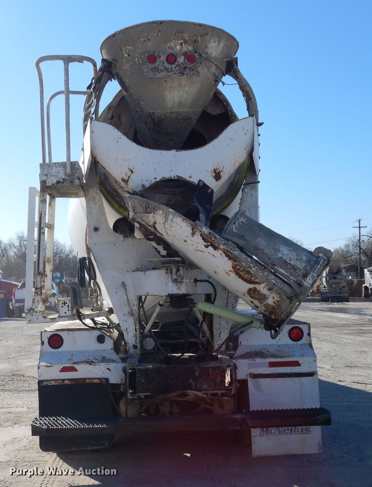 image for item DK0328 2007 Peterbilt 357  ready mix truck