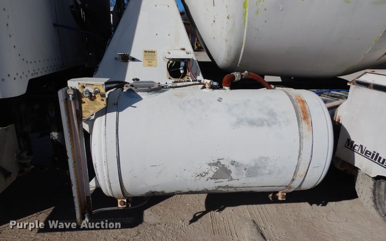 image for item DK0328 2007 Peterbilt 357  ready mix truck