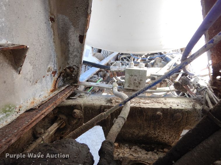 image for item DK0328 2007 Peterbilt 357  ready mix truck