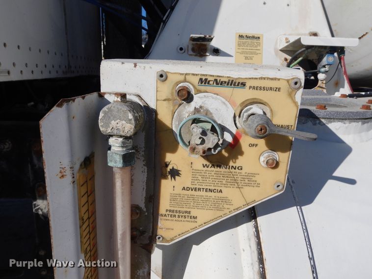 image for item DK0328 2007 Peterbilt 357  ready mix truck