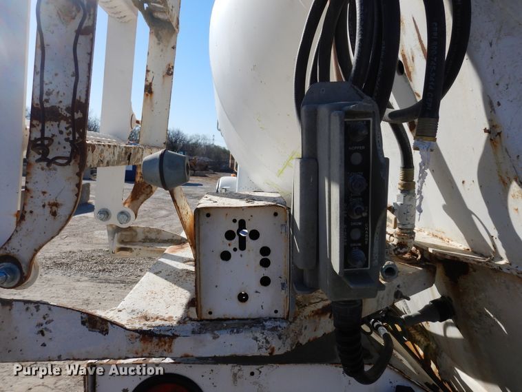 image for item DK0328 2007 Peterbilt 357  ready mix truck