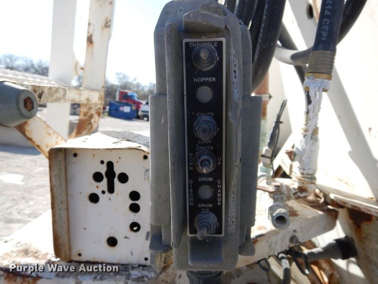 image for item DK0328 2007 Peterbilt 357  ready mix truck