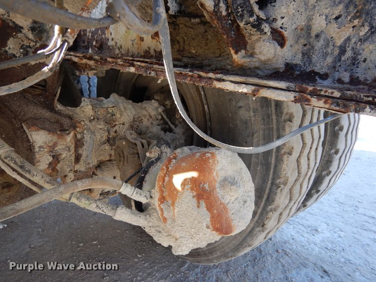 image for item DK0328 2007 Peterbilt 357  ready mix truck