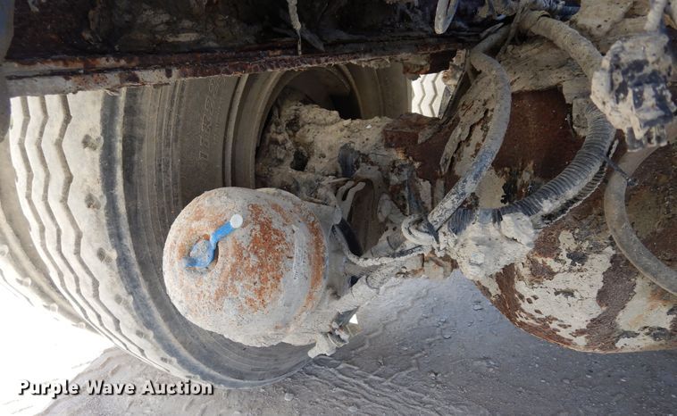 image for item DK0328 2007 Peterbilt 357  ready mix truck