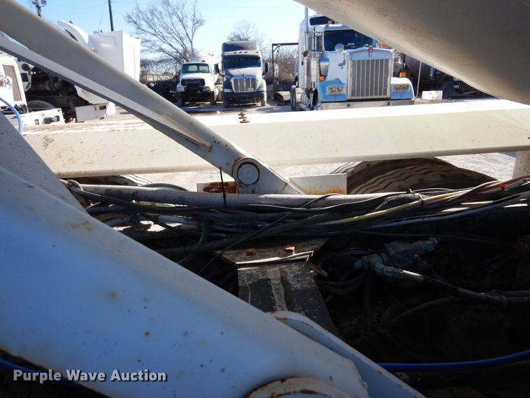 image for item DK0328 2007 Peterbilt 357  ready mix truck