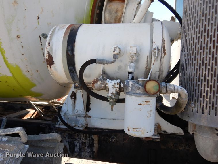 image for item DK0328 2007 Peterbilt 357  ready mix truck