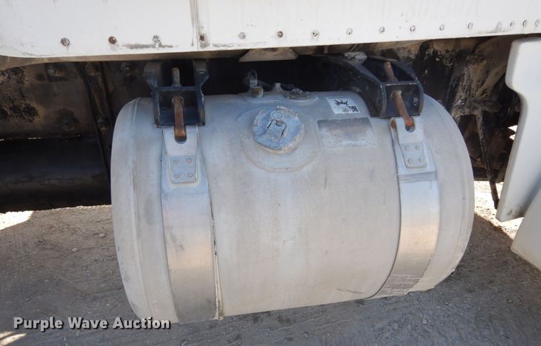 image for item DK0328 2007 Peterbilt 357  ready mix truck