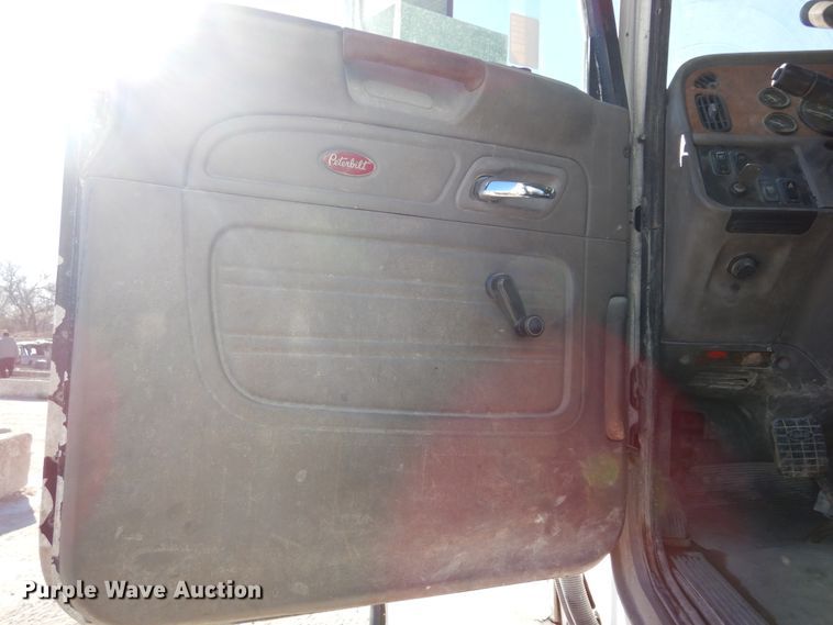 image for item DK0328 2007 Peterbilt 357  ready mix truck