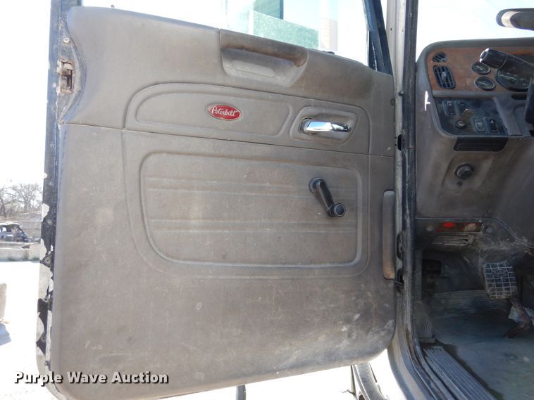 image for item DK0328 2007 Peterbilt 357  ready mix truck